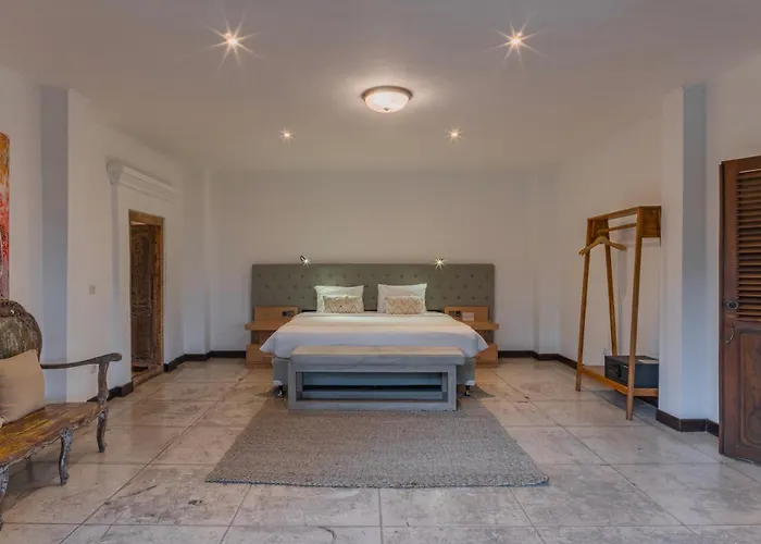 Jessica Estate Villa *